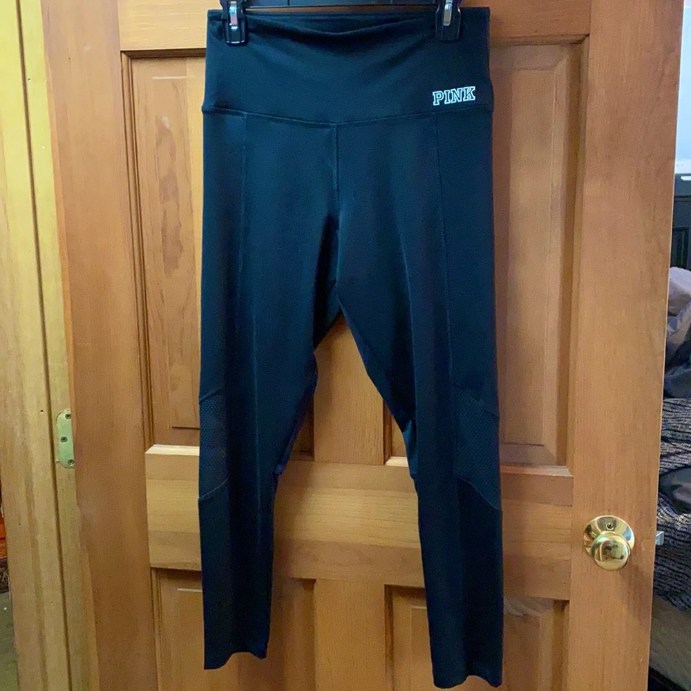 BNWOT VS PINK Leggings!